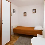 Apartment Vera *
